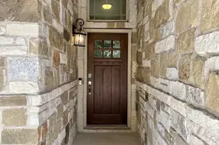 756 Bonnet Blvd, Georgetown, TX 78628 - Photo 2