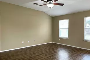 289 Lake Washington Dr, Kyle, TX 78640 - Photo 4