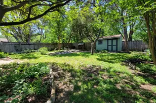 3211 Harpers Ferry Ln, Austin, TX 78745 - Photo 6