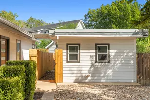 904 Plateau Cir, Austin, TX 78745 - Photo 18