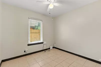 904 Plateau Circle, Austin, TX 78745 - Photo 14