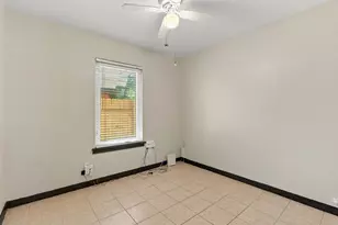 904 Plateau Cir, Austin, TX 78745 - Photo 14