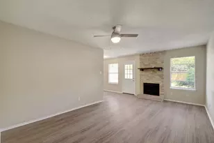 418 Linden St, Bastrop, TX 78602 - Photo 4