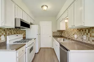 418 Linden St, Bastrop, TX 78602 - Photo 10