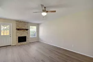418 Linden St, Bastrop, TX 78602 - Photo 6