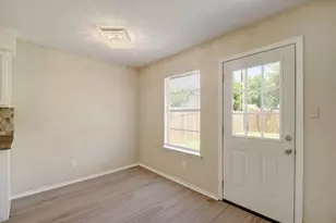 418 Linden St, Bastrop, TX 78602 - Photo 16