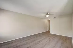418 Linden St, Bastrop, TX 78602 - Photo 8