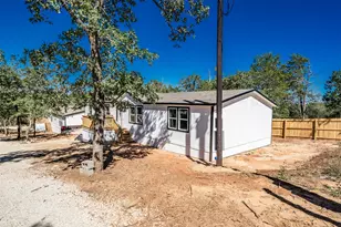264 Flaming Oak Dr, Bastrop, TX 78602 - Photo 2