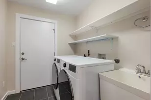 2611 East Side Dr, Austin, TX 78704 - Photo 28