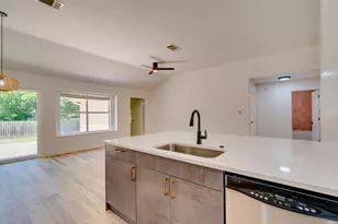 13022 Staton Dr, Austin, TX 78727 - Photo 10