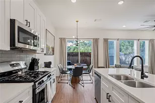 1811 Webberville Rd, Austin, TX 78721 - Photo 30