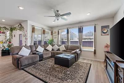 113 Yellow Thistle Cove, Georgetown, TX 78626 - Photo 4