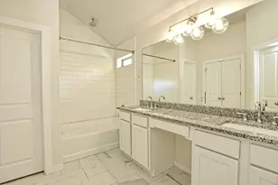 10620 W Lakeview Dr, Jonestown, TX 78645 - Photo 18