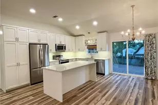 104 Cowal Dr S, Briarcliff, TX 78669 - Photo 2