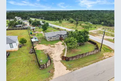 224 Las Estancias Drive, Cedar Creek, TX 78612 - Photo 26