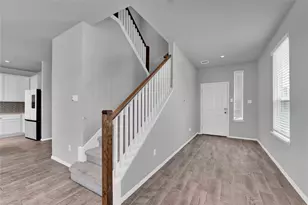 101 Crescent St, Georgetown, TX 78626 - Photo 2