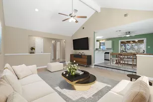 500 Grand Prairie Cir, Dripping Springs, TX 78620 - Photo 2