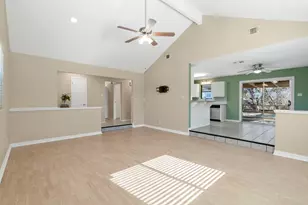 500 Grand Prairie Cir, Dripping Springs, TX 78620 - Photo 6
