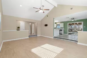 500 Grand Prairie Cir, Dripping Springs, TX 78620 - Photo 4