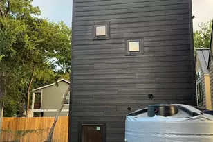 605 E 55th St, Austin, TX 78751 - Photo 2