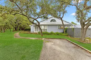 19 Deerfield Dr, Wimberley, TX 78676 - Photo 2