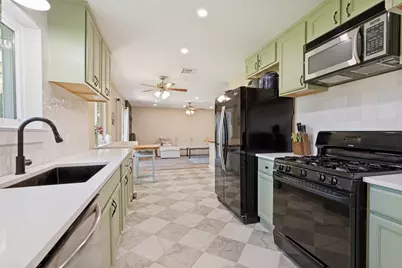 2404 Bending Trail, Austin, TX 78744 - Photo 10