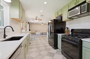2404 Bending Trail, Austin, TX 78744 - Photo 10