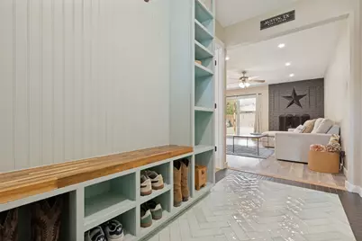 2404 Bending Trail, Austin, TX 78744 - Photo 4
