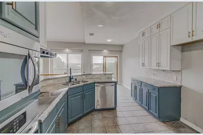 5006 Thunderbird Street, Lago Vista, TX 78645 - Photo 10