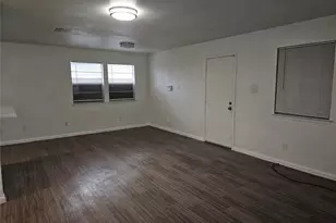 7300 Bennett Ave, Austin, TX 78752 - Photo 2