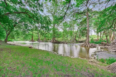 1220 Sleepy Hollow Ln Lane, New Braunfels, TX 78130 - Photo 2