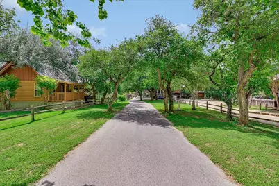 1220 Sleepy Hollow Ln Lane, New Braunfels, TX 78130 - Photo 1