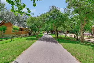 1220 Sleepy Hollow Ln Ln, New Braunfels, TX 78130 - Photo 1