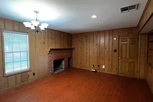 235 W Lower Line St, La Grange, TX 78945 - Photo 4