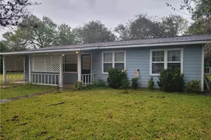 609 Cottonwood St, Lockhart, TX 78644 - Photo 1