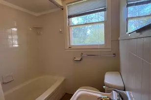 1007 E 38th St, Austin, TX 78705 - Photo 12