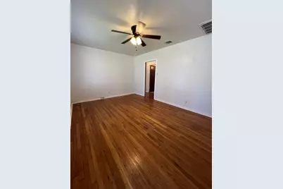 1007 E 38th Street, Austin, TX 78705 - Photo 4