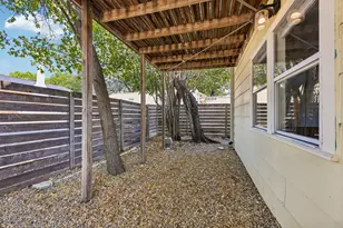 1710 E 16th St, Austin, TX 78702 - Photo 30