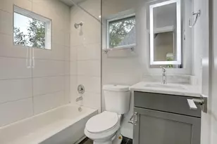 1224 Eleanor St, Austin, TX 78721 - Photo 12