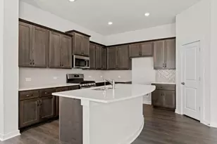 160 Biscayne Dr, Kyle, TX 78640 - Photo 4