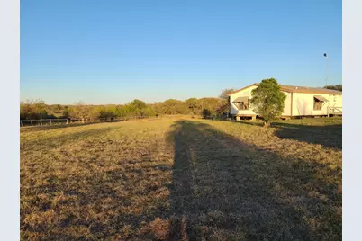 1023 Sierra Drive, Lockhart, TX 78644 - Photo 2