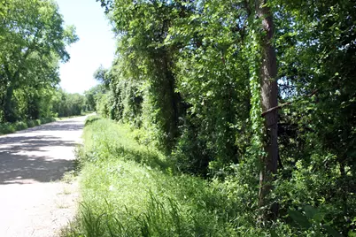 1023 Sierra Drive, Lockhart, TX 78644 - Photo 32