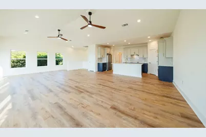 18716 W Lakeview Drive, Jonestown, TX 78645 - Photo 6