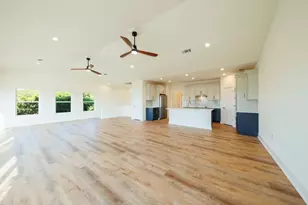 18716 W Lakeview Dr, Jonestown, TX 78645 - Photo 6