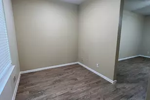 202 E 32nd St, Austin, TX 78705 - Photo 2