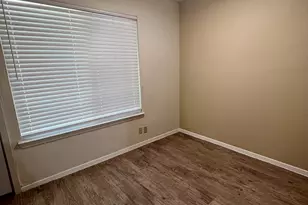 202 E 32nd St, Austin, TX 78705 - Photo 8