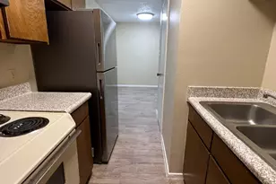 202 E 32nd St, Austin, TX 78705 - Photo 6