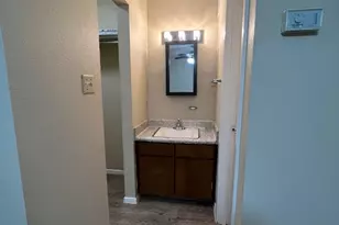 202 E 32nd St, Austin, TX 78705 - Photo 14