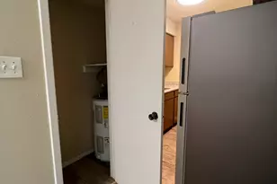 202 E 32nd St, Austin, TX 78705 - Photo 20