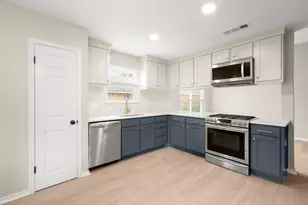 2113 Rosemary Ln, Round Rock, TX 78664 - Photo 10